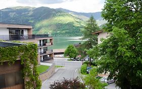 Apartment House Near The Lake